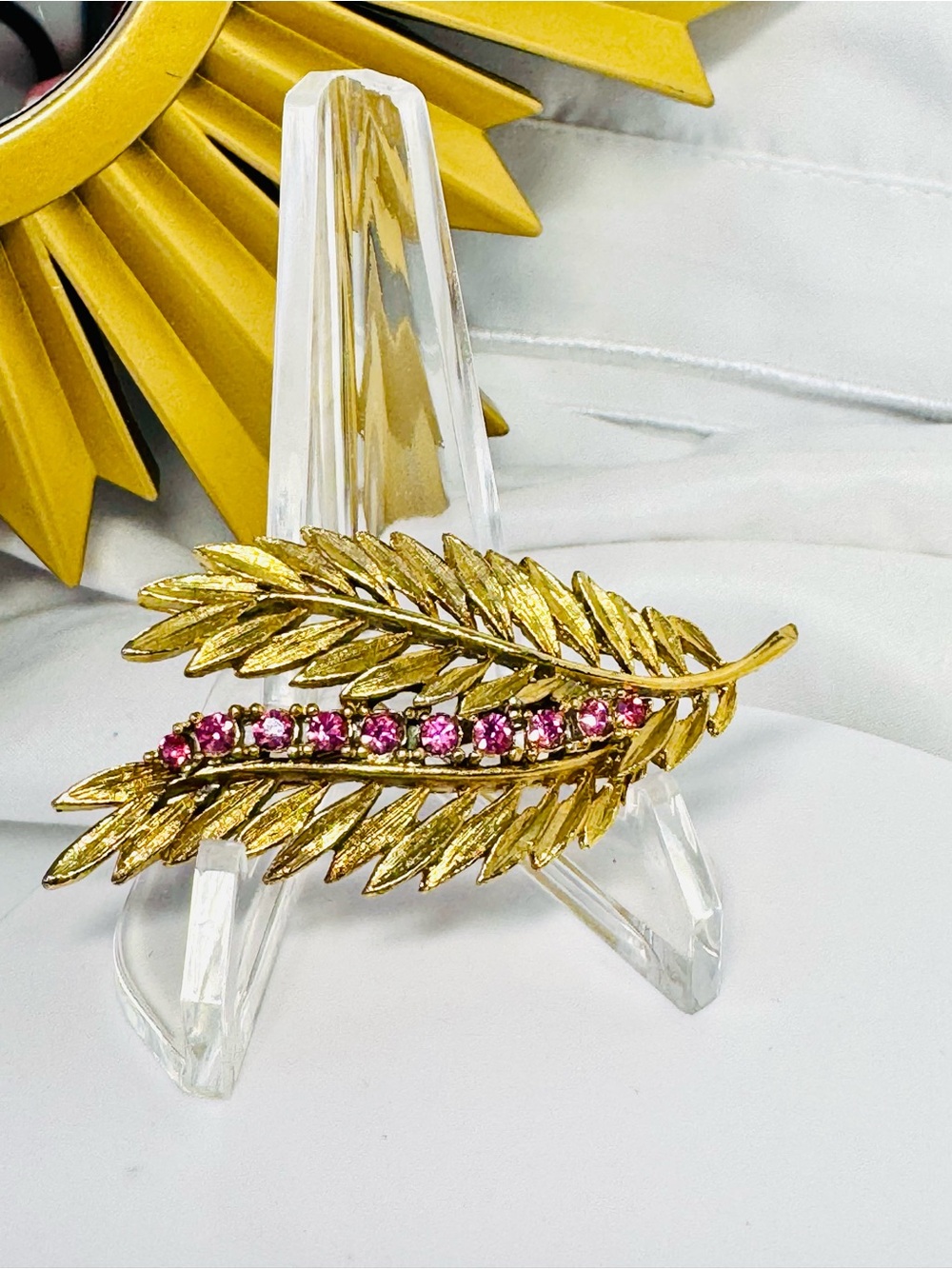 Vintage Gerry’s Leaf Brooch with Pink Crystal Accents-Great Pop of Color!